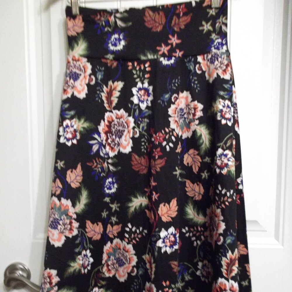 Ladies long flower print skirt